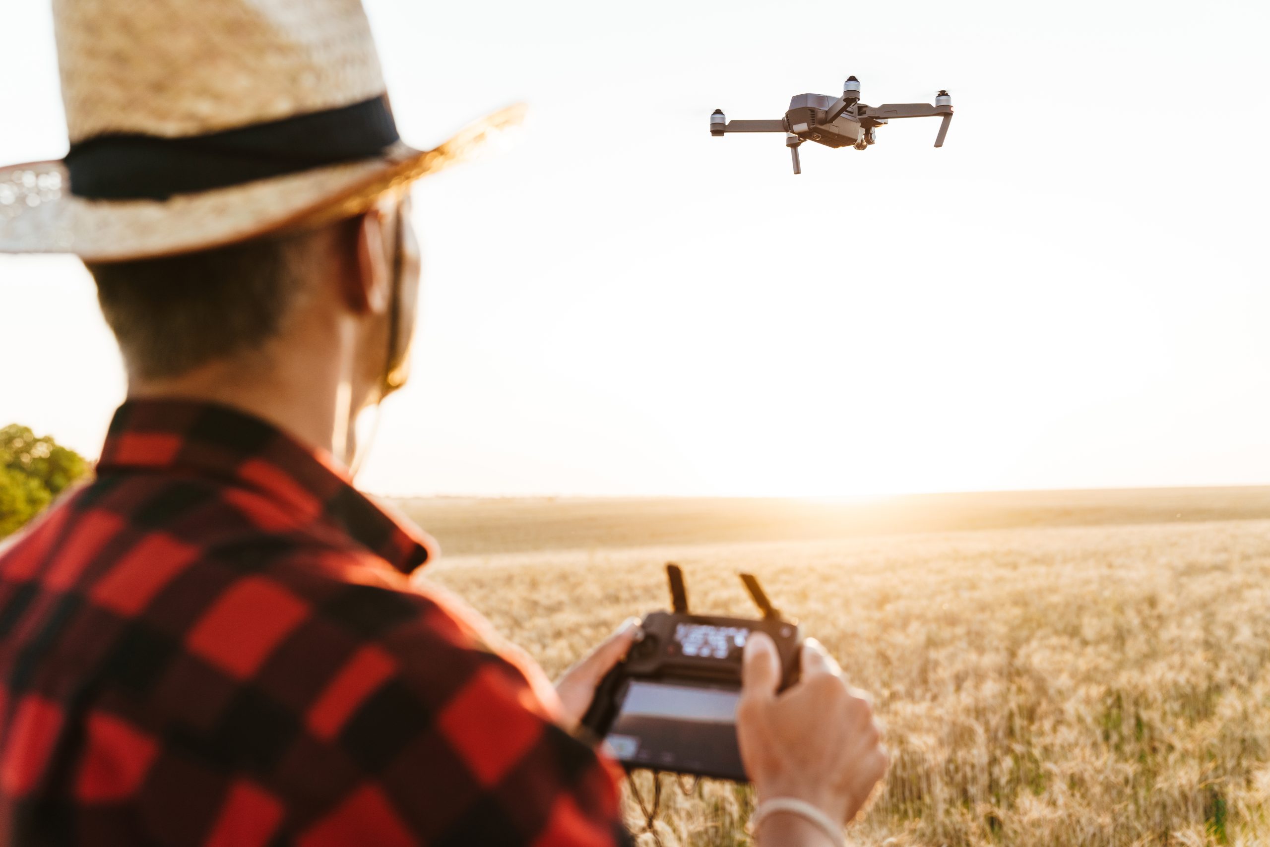 Dron İle Tarla İlaçlama: Yeni Çağın Tarım Yöntemi